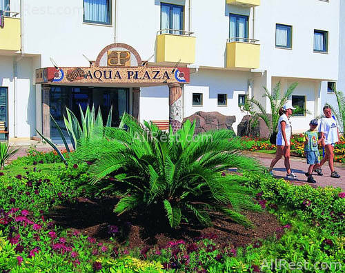 Club Aqua Plaza 4